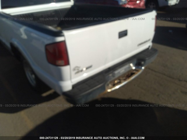 1GCCS1946Y8131174 - 2000 CHEVROLET S TRUCK S10 WHITE photo 6