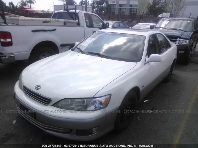 JT8BF28G310314584 - 2001 LEXUS ES 300 WHITE photo 2