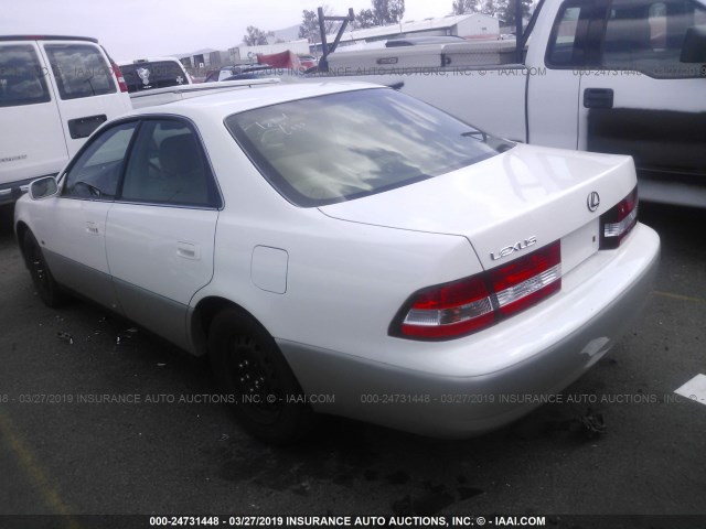 JT8BF28G310314584 - 2001 LEXUS ES 300 WHITE photo 3