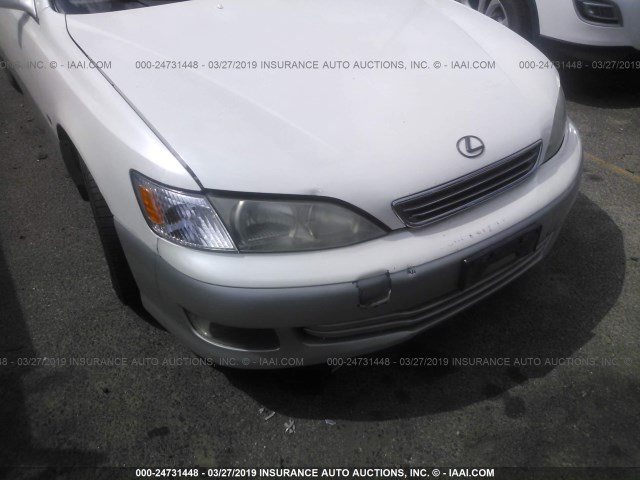 JT8BF28G310314584 - 2001 LEXUS ES 300 WHITE photo 6