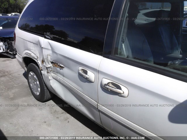 2C4GP44R04R504621 - 2004 CHRYSLER TOWN & COUNTRY LX WHITE photo 6