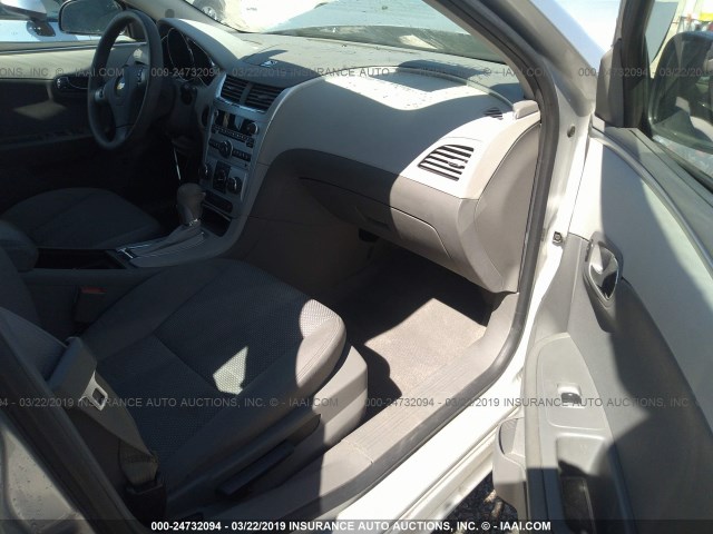 1G1ZB5E05CF178794 - 2012 CHEVROLET MALIBU LS ვერცხლისფერი ფოტო 5