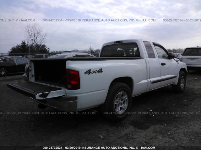 1D7HW42N85S159240 - 2005 DODGE DAKOTA SLT WHITE photo 4