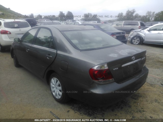 4T1BE32K85U508688 - 2005 TOYOTA CAMRY LE/XLE/SE GRAY photo 3