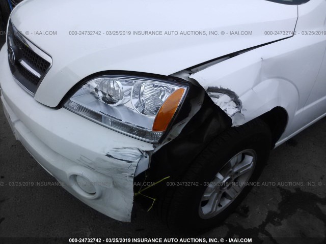 KNDJD733345283042 - 2004 KIA SORENTO EX/LX WHITE photo 6