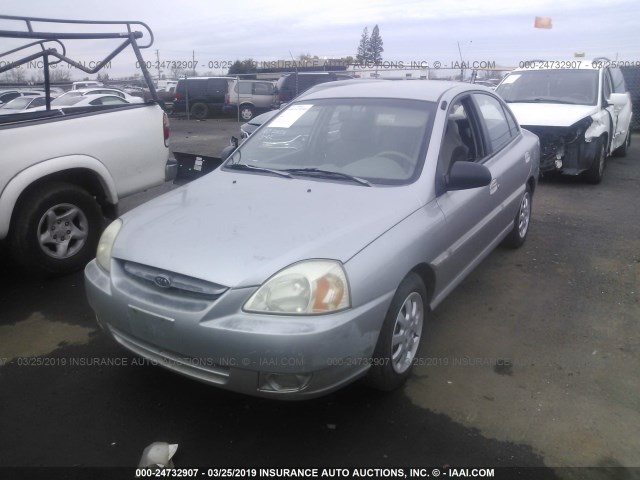 KNADC125646300763 - 2004 KIA RIO SILVER photo 2