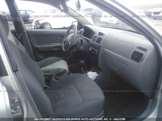 KNADC125646300763 - 2004 KIA RIO SILVER photo 5