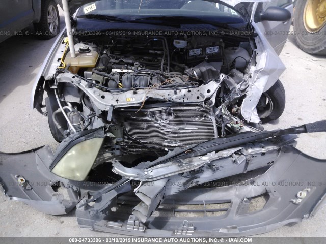 1FAHP34N66W219918 - 2006 FORD FOCUS ZX4 SILVER photo 10