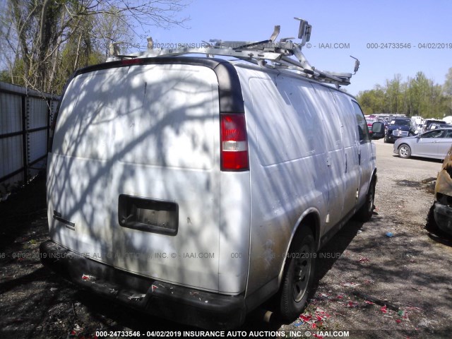 1GCSGAFX4E1121579 - 2014 CHEVROLET EXPRESS G1500  WHITE photo 4