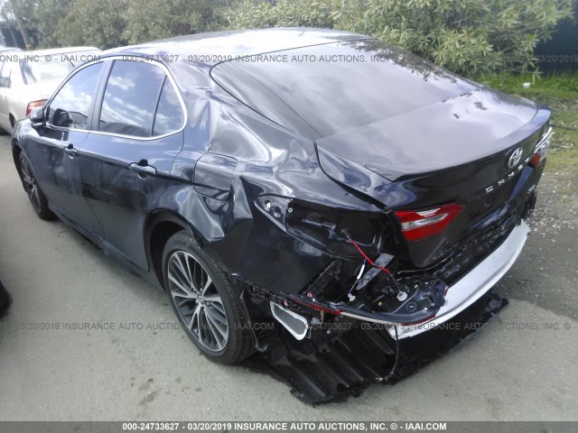 JTNB11HK6J3004079 - 2018 TOYOTA CAMRY L/LE/XLE/SE/XSE BLACK photo 3