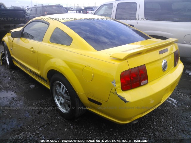 1ZVFT82H055220670 - 2005 FORD MUSTANG GT YELLOW photo 3