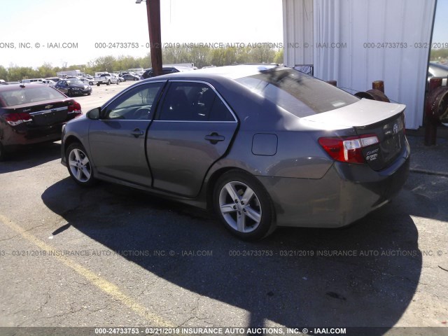 4T1BF1FK3EU399729 - 2014 TOYOTA CAMRY L/SE/LE/XLE 灰色 照片 3