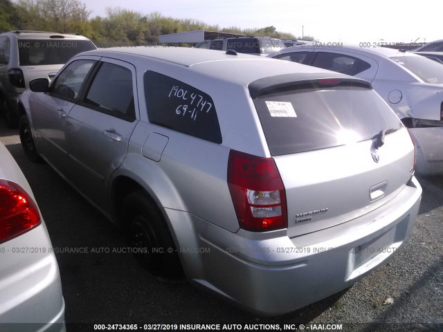 2D4GZ48V15H677415 - 2005 DODGE MAGNUM SXT SILVER photo 3