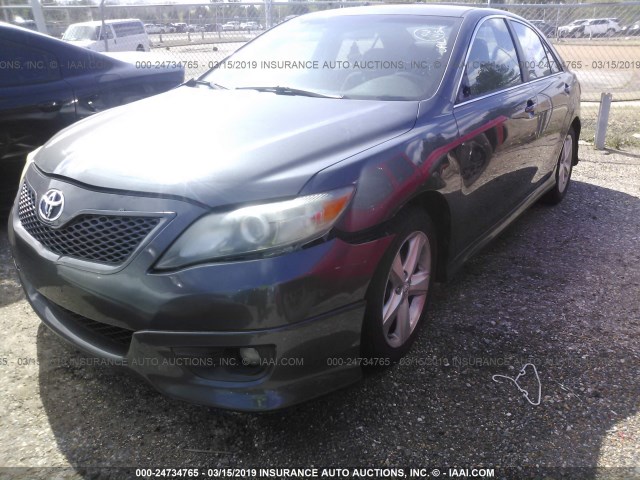 4T1BF3EK6AU043587 - 2010 TOYOTA CAMRY SE/LE/XLE 灰色 照片 2