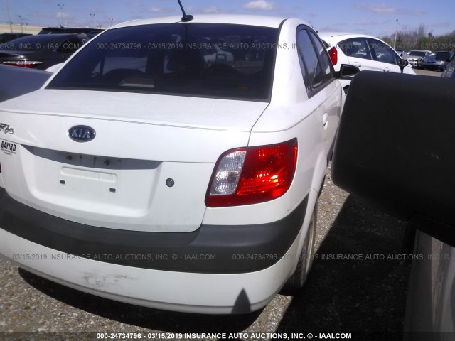 KNADE223596452443 - 2009 KIA RIO LX/SX WHITE photo 4