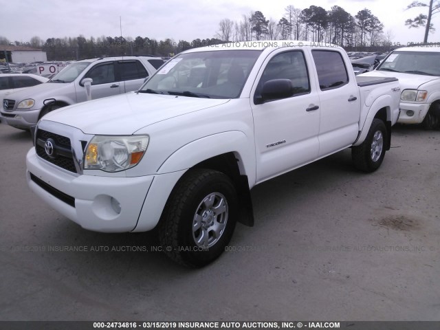 3TMJU4GN8BM110232 - 2011 TOYOTA TACOMA DOUBLE CAB PRERUNNER WHITE photo 2
