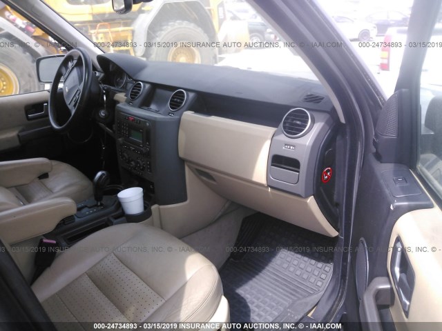 SALAE25415A329572 - 2005 LAND ROVER LR3 SE GRAY photo 5