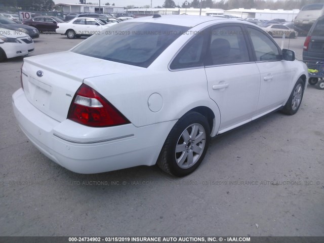 1FAFP24177G117165 - 2007 FORD FIVE HUNDRED SEL WHITE photo 4