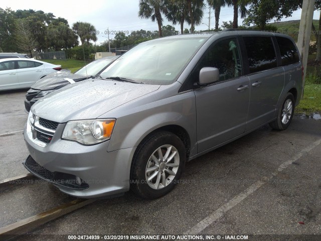 2C4RDGCG6JR249648 - 2018 DODGE GRAND CARAVAN SXT SILVER photo 2