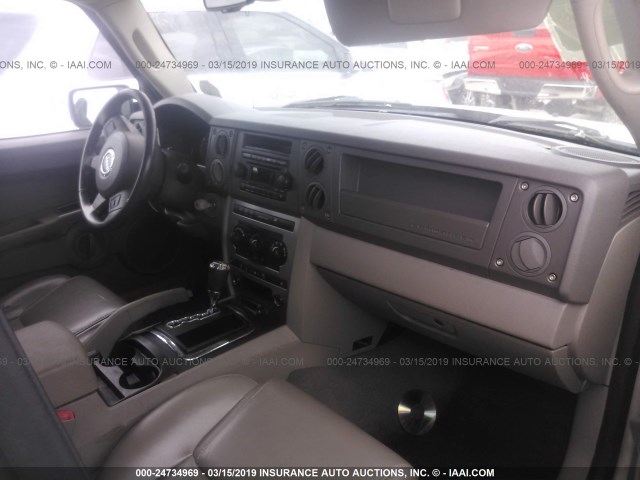 1J8HH48N06C335066 - 2006 JEEP COMMANDER ნაცრისფერი ფოტო 5