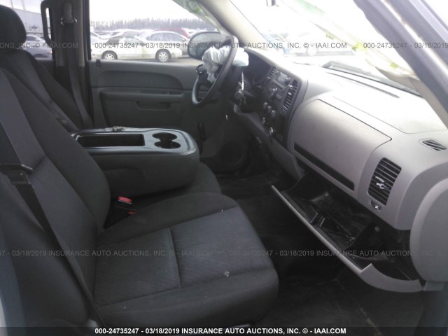 3GCPCPEA5DG155421 - 2013 CHEVROLET SILVERADO C1500 WHITE photo 5