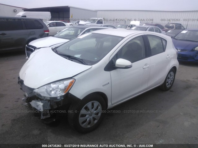 JTDKDTB3XE1560440 - 2014 TOYOTA PRIUS C WHITE photo 2