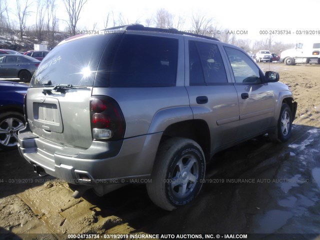 1GNDT13S562100417 - 2006 CHEVROLET TRAILBLAZER LS/LT Pewter photo 4