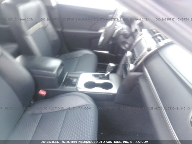 4T1BF1FK4CU613866 - 2012 TOYOTA CAMRY SE/LE/XLE SILVER photo 5