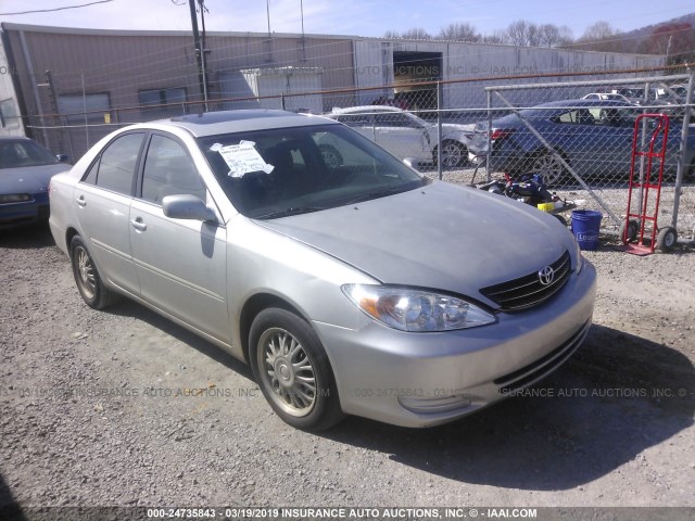 4T1BE32K34U873617 - 2004 TOYOTA CAMRY LE/XLE/SE SILVER photo 1