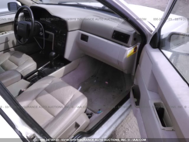 YV1LS5544V1364384 - 1997 VOLVO 850 WHITE photo 5