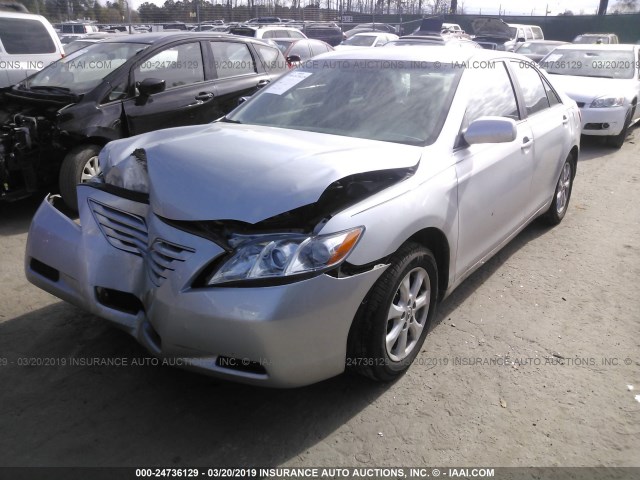4T1BE46KX9U309986 - 2009 TOYOTA CAMRY SE/LE/XLE SILVER photo 2
