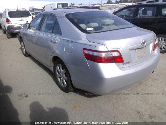 4T1BE46KX9U309986 - 2009 TOYOTA CAMRY SE/LE/XLE SILVER photo 3