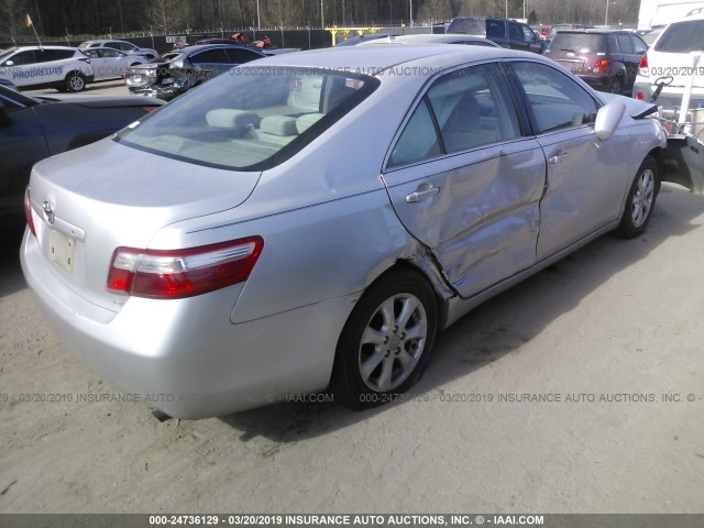 4T1BE46KX9U309986 - 2009 TOYOTA CAMRY SE/LE/XLE SILVER photo 4