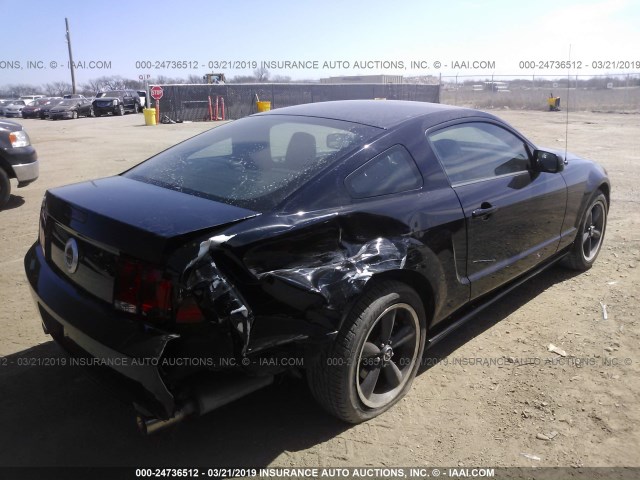 1ZVHT82H985173880 - 2008 FORD MUSTANG GT BLACK photo 4