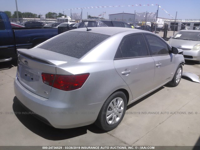 KNAFU4A2XD5727397 - 2013 KIA FORTE EX SILVER photo 4