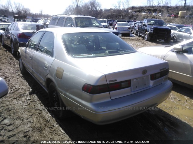 4T1BG22K4WU198528 - 1998 TOYOTA CAMRY CE/LE/XLE 金色 照片 3