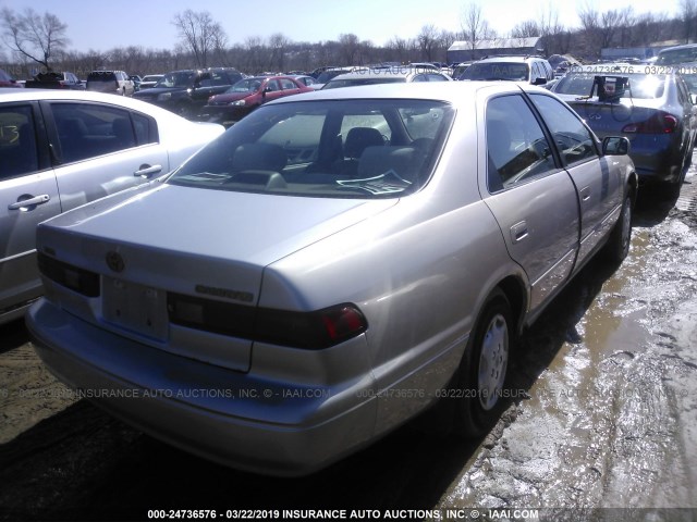 4T1BG22K4WU198528 - 1998 TOYOTA CAMRY CE/LE/XLE 金色 照片 4