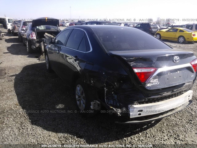 4T1BF1FK6GU171565 - 2016 TOYOTA CAMRY LE/XLE/SE/XSE BLACK photo 3