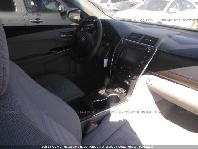 4T1BF1FK6GU171565 - 2016 TOYOTA CAMRY LE/XLE/SE/XSE BLACK photo 5