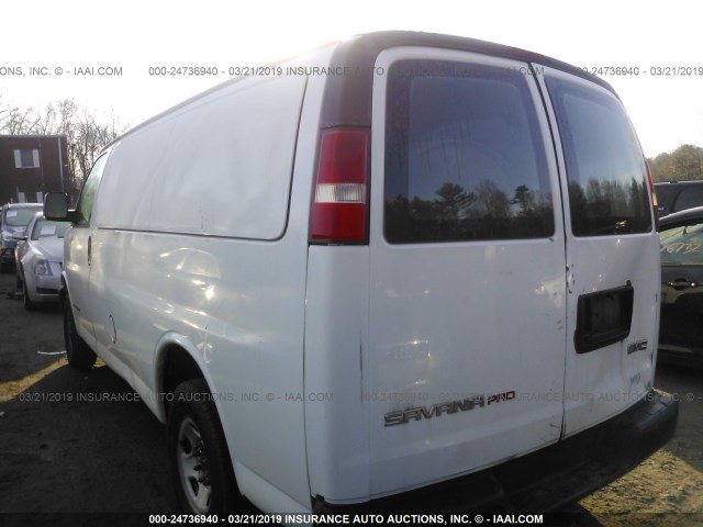 1GTGG25V941242652 - 2004 GMC SAVANA G2500 WHITE photo 3