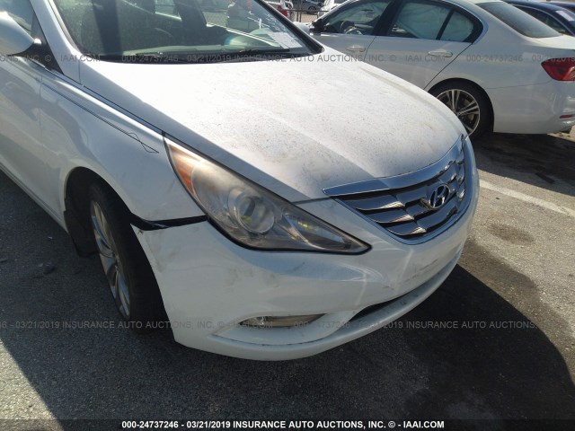 5NPEC4AC2BH165695 - 2011 HYUNDAI SONATA SE/LIMITED WHITE photo 6