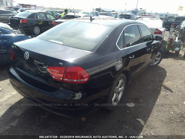 1VWBH7A3XCC064050 - 2012 VOLKSWAGEN PASSAT SE BLACK photo 4