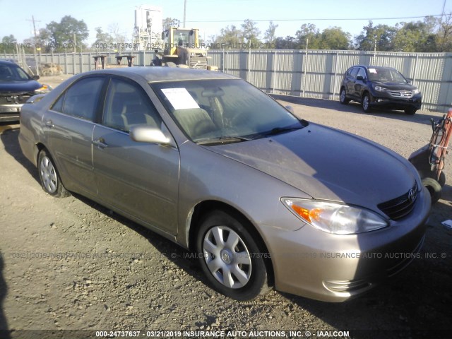 JTDBE32K830239021 - 2003 TOYOTA CAMRY LE/XLE GOLD photo 1