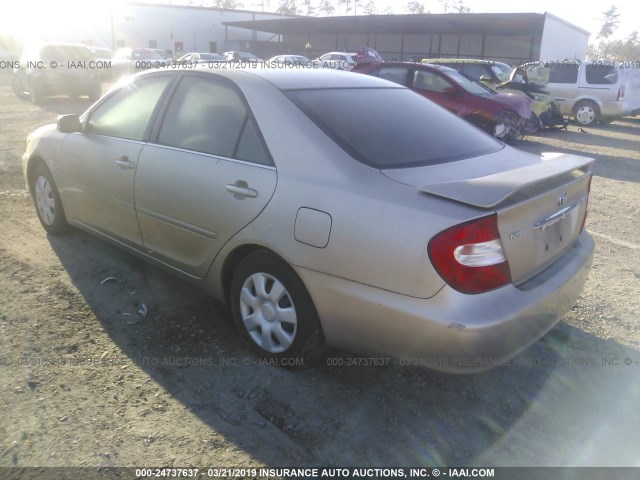 JTDBE32K830239021 - 2003 TOYOTA CAMRY LE/XLE GOLD photo 3