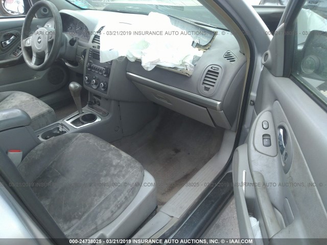 1G1ZT52825F117090 - 2005 CHEVROLET MALIBU LS SILVER photo 5