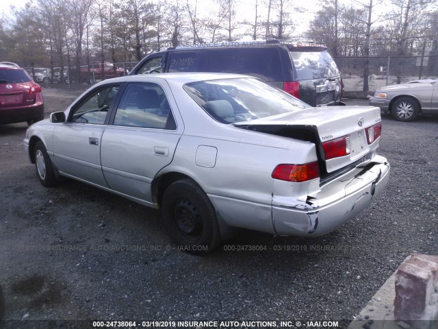 4T1BG22K8YU710505 - 2000 TOYOTA CAMRY CE/LE/XLE SILVER photo 3