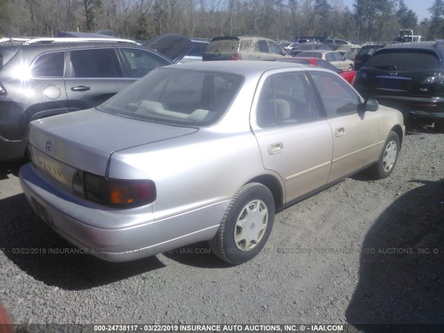 4T1BG12K9TU822149 - 1996 TOYOTA CAMRY DX/LE/XLE TAN photo 4