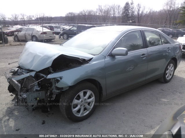 4T1BF3EK7BU731468 - 2011 TOYOTA CAMRY SE/LE/XLE GREEN photo 2