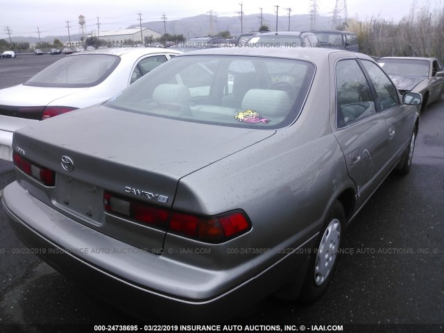 JT2BG22K0V0091771 - 1997 TOYOTA CAMRY LE/XLE GOLD photo 4