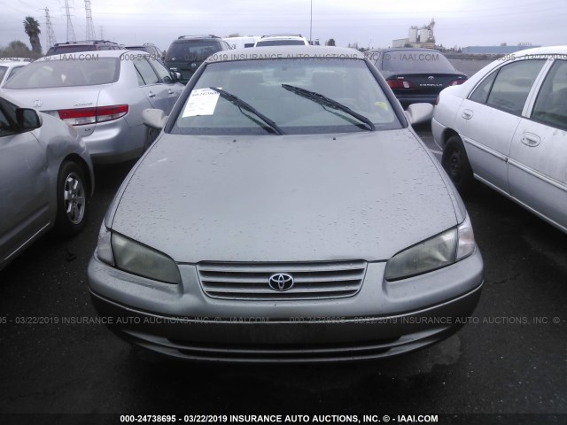 JT2BG22K0V0091771 - 1997 TOYOTA CAMRY LE/XLE GOLD photo 6